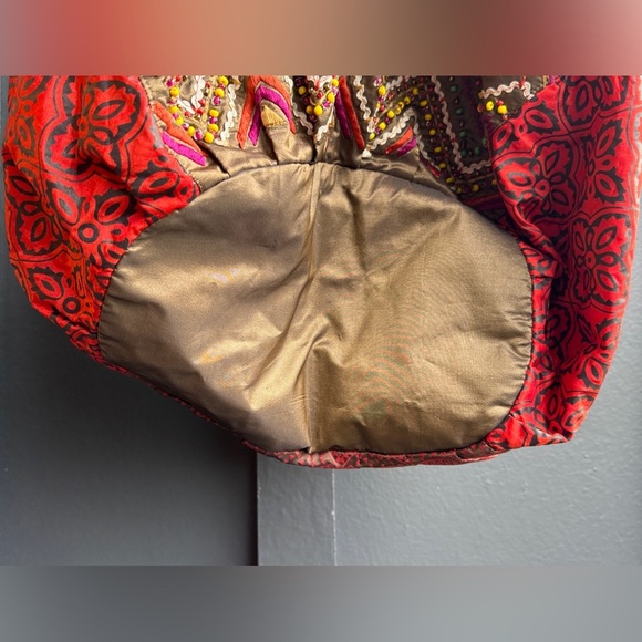 Kavita Bhartia ethnic hobo handbag - Picture 5 of 14